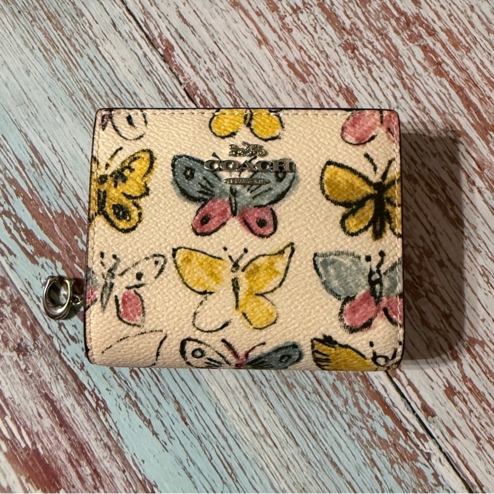 Coach butterfly wallet "like new"